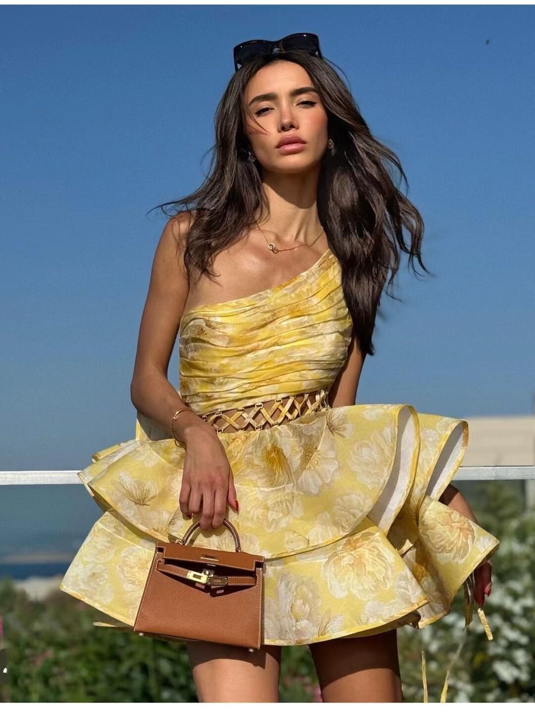 Daphne | Bloemige Mini Jurk met Één Schouder