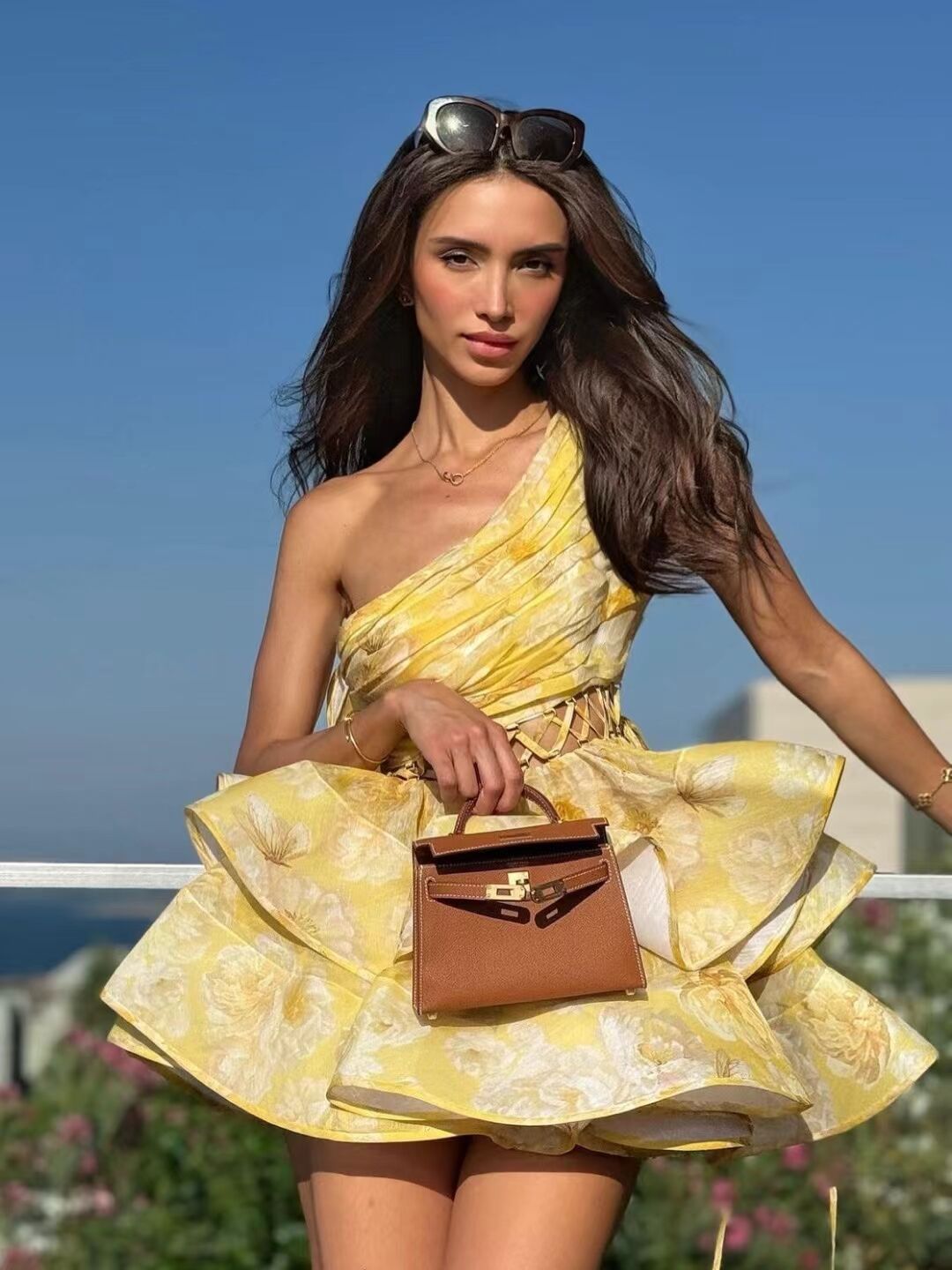 Daphne | Bloemige Mini Jurk met Één Schouder